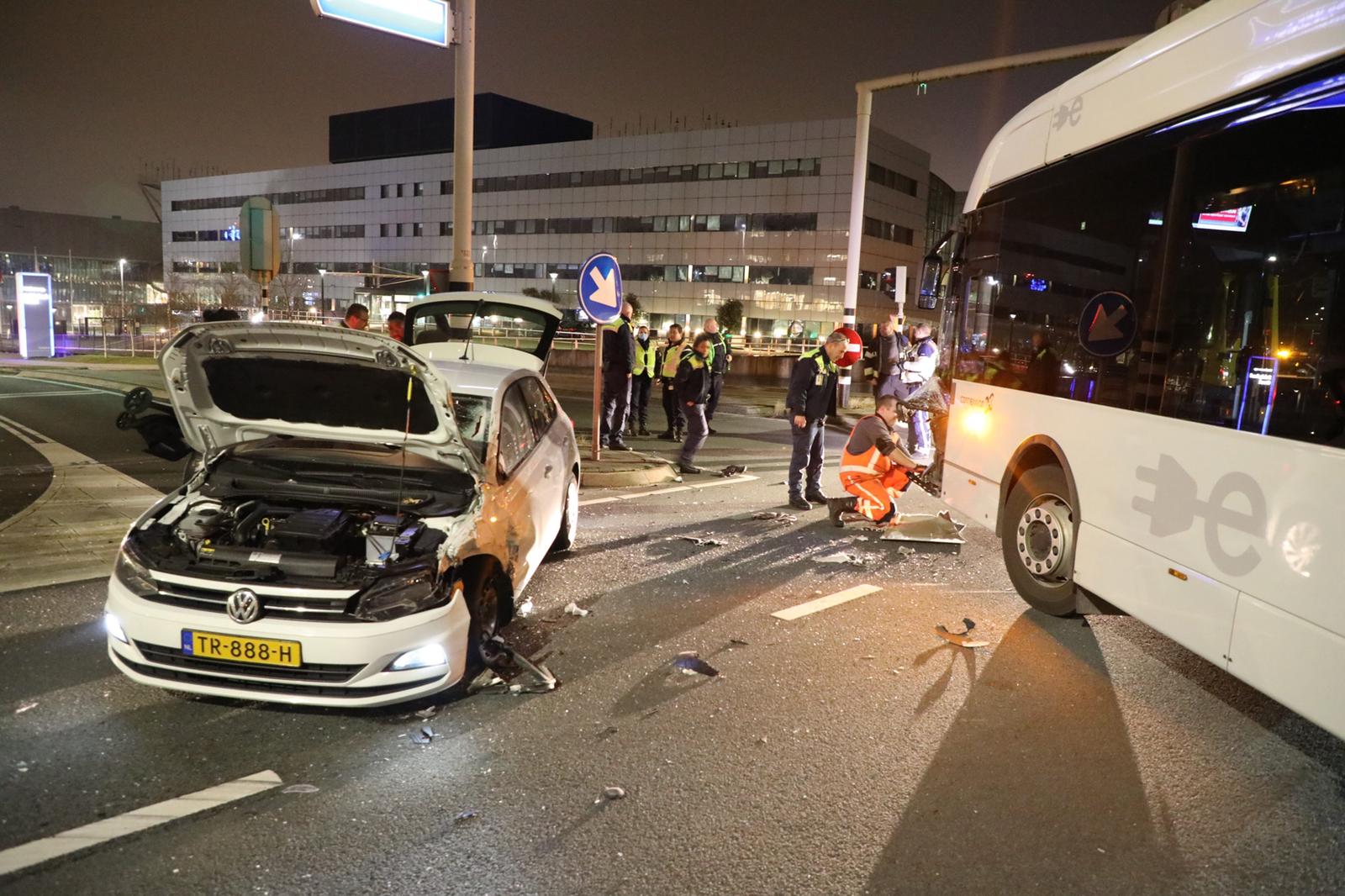 Flinke Schade Bij Ongeval Tussen Auto En Lijnbus Schiphol Oost – VLN Nieuws